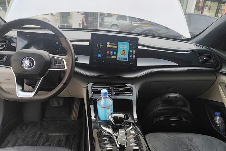 Used BYD Qin PLUS 2024 HONOR Edition DM-i 55KM Leading Model Audio And AC Panel