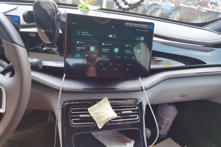Used BYD Qin PLUS 2024 HONOR Edition DM-i 55KM Leading Model Audio And AC Panel