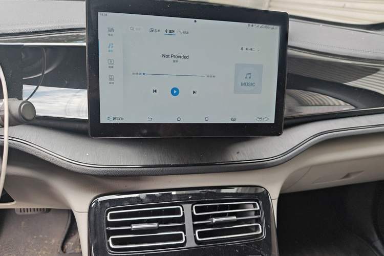 Used BYD Qin PLUS 2024 HONOR Edition DM-i 55KM Leading Model Audio And AC Panel