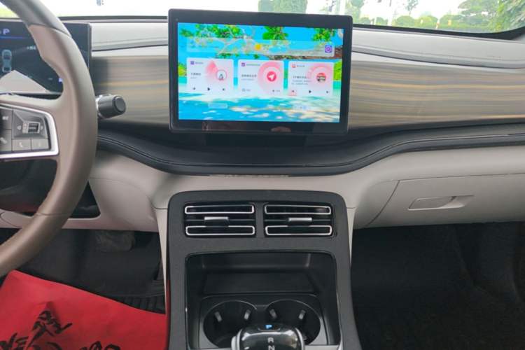 Used BYD Qin PLUS 2024 HONOR Edition DM-i 55KM Leading Model Audio And AC Panel