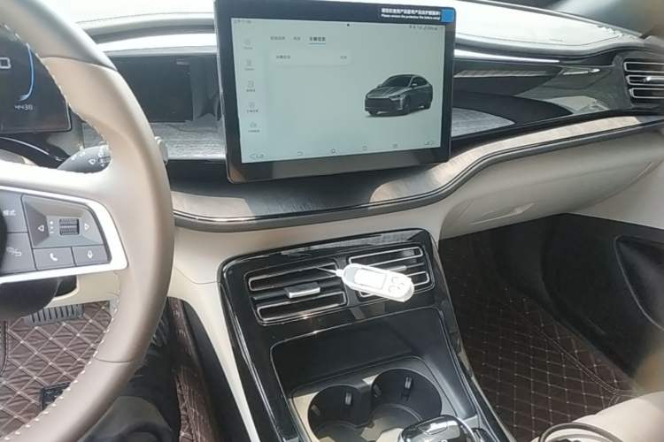 Used BYD Qin PLUS 2024 HONOR Edition DM-i 55KM Leading Model Audio And AC Panel