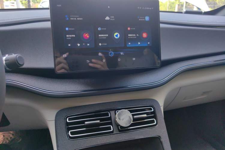 Used BYD Qin PLUS 2024 HONOR Edition DM-i 55KM Leading Model Audio And AC Panel