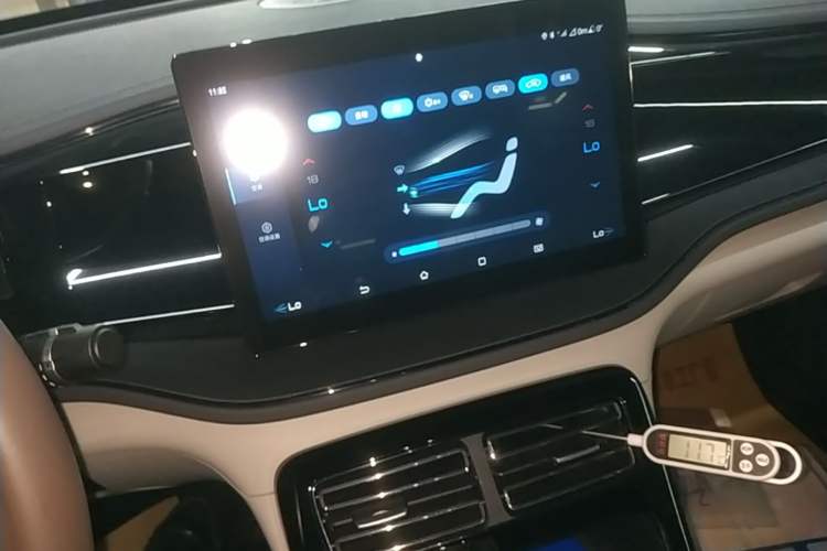 Used BYD Qin PLUS 2024 HONOR Edition DM-i 55KM Leading Model Audio And AC Panel