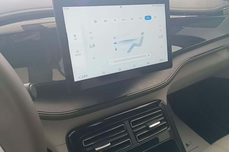Used BYD Qin PLUS 2024 HONOR Edition DM-i 55KM Leading Model Audio And AC Panel