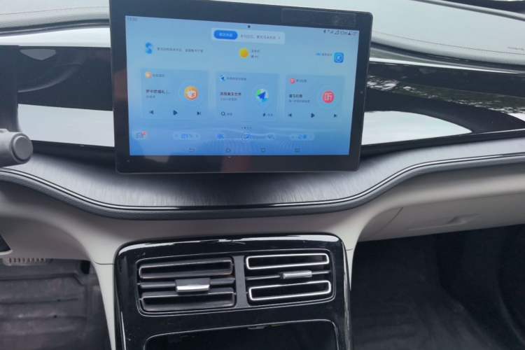 Used BYD Qin PLUS 2024 HONOR Edition DM-i 55KM Leading Model Audio And AC Panel