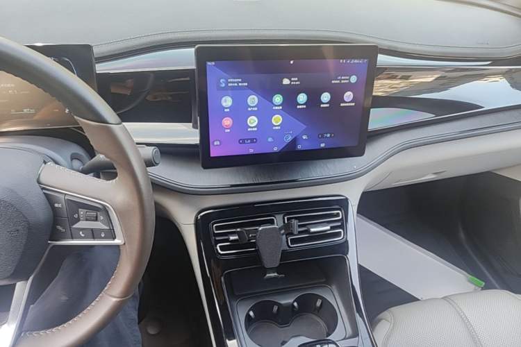 Used BYD Qin PLUS 2024 HONOR Edition DM-i 55KM Leading Model Audio And AC Panel
