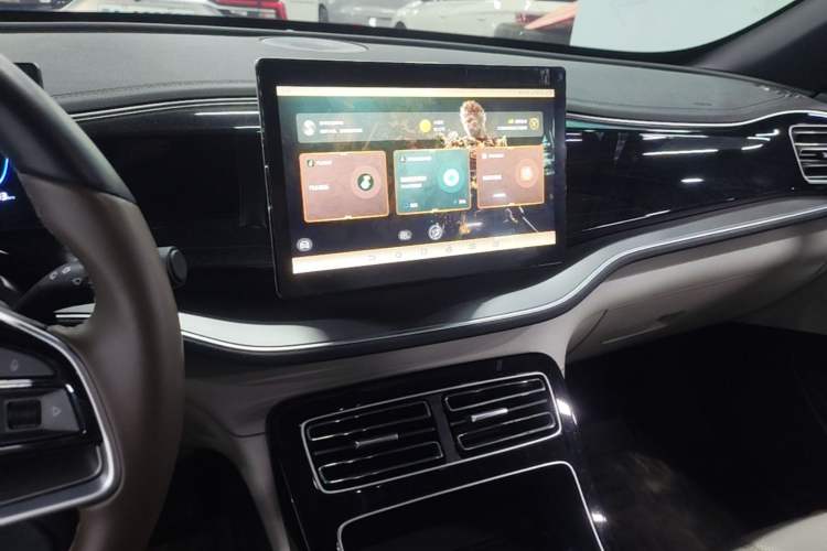 Used BYD Qin PLUS 2024 Honor Edition EV 510KM Leading Model Audio And AC Panel