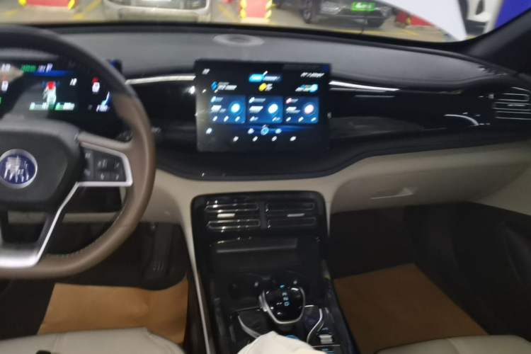 Used BYD Qin PLUS 2024 HONOR Edition DM-i 55KM Leading Model Audio And AC Panel