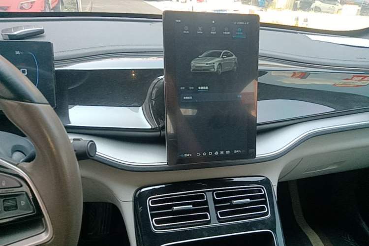 Used BYD Qin PLUS 2024 Honor Edition EV 510KM Leading Model Audio And AC Panel