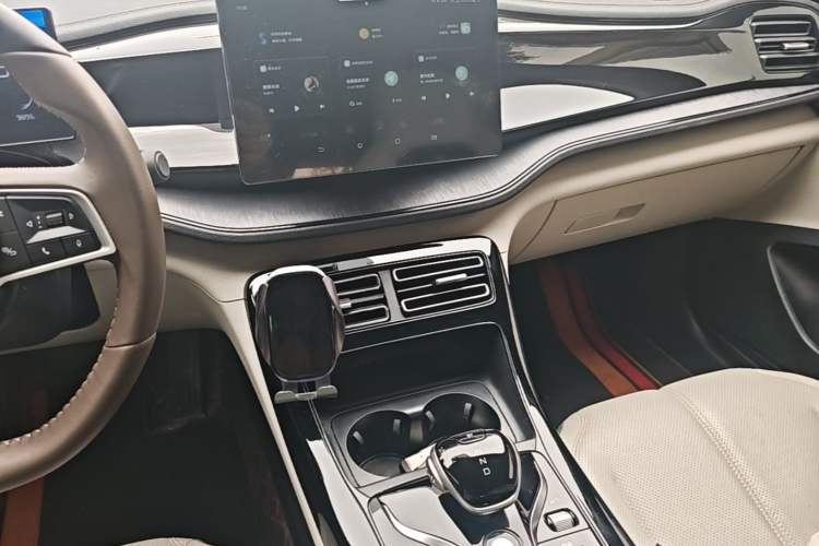 Used BYD Qin PLUS 2024 HONOR Edition DM-i 55KM Leading Model Audio And AC Panel