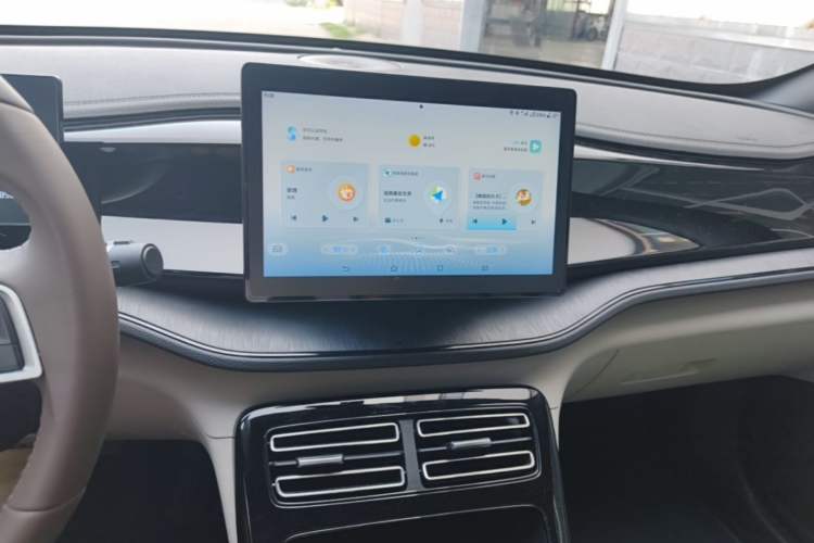 Used BYD Qin PLUS 2024 HONOR Edition DM-i 55KM Leading Model Audio And AC Panel