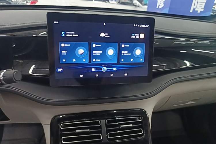 Used BYD Qin PLUS 2024 HONOR Edition DM-i 55KM Beyond Model Audio And AC Panel