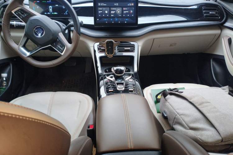 Used BYD Qin PLUS 2024 HONOR Edition DM-i 55KM Leading Model Audio And AC Panel