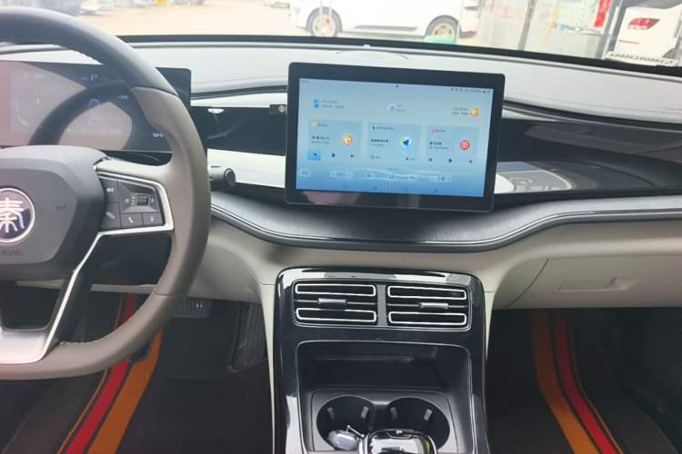 Used BYD Qin PLUS 2024 HONOR Edition DM-i 55KM Leading Model Audio And AC Panel