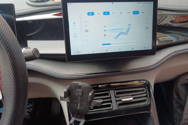 Used BYD Qin PLUS 2024 HONOR Edition DM-i 55KM Leading Model Audio And AC Panel