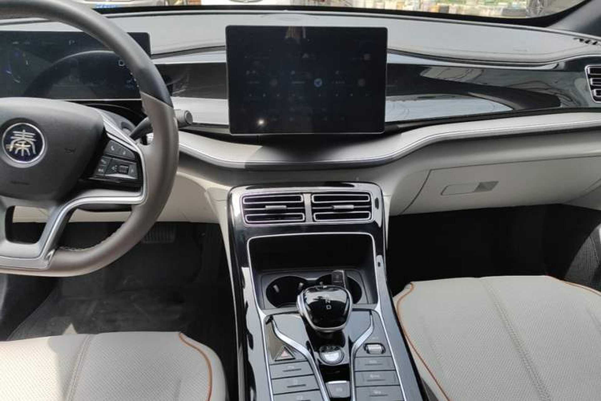 Used BYD Qin PLUS 2024 Honor Edition EV 420KM Leading Model Audio And AC Panel