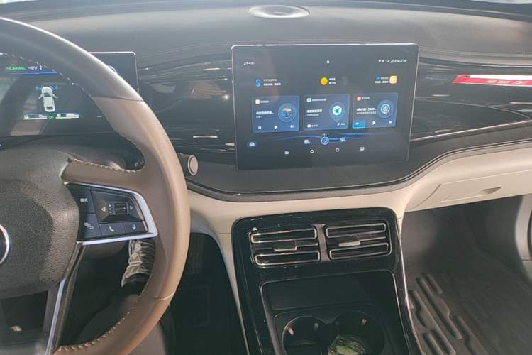 Used BYD Qin PLUS 2024 HONOR Edition DM-i 55KM Leading Model Audio And AC Panel