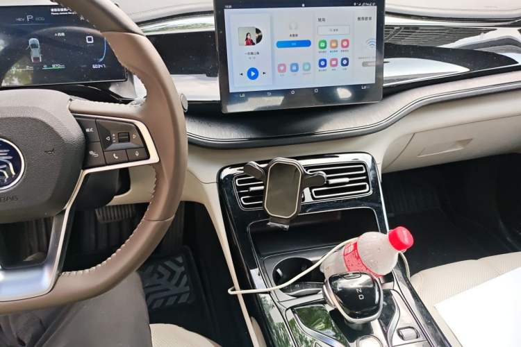 Used BYD Qin PLUS 2024 HONOR Edition DM-i 55KM Leading Model Audio And AC Panel