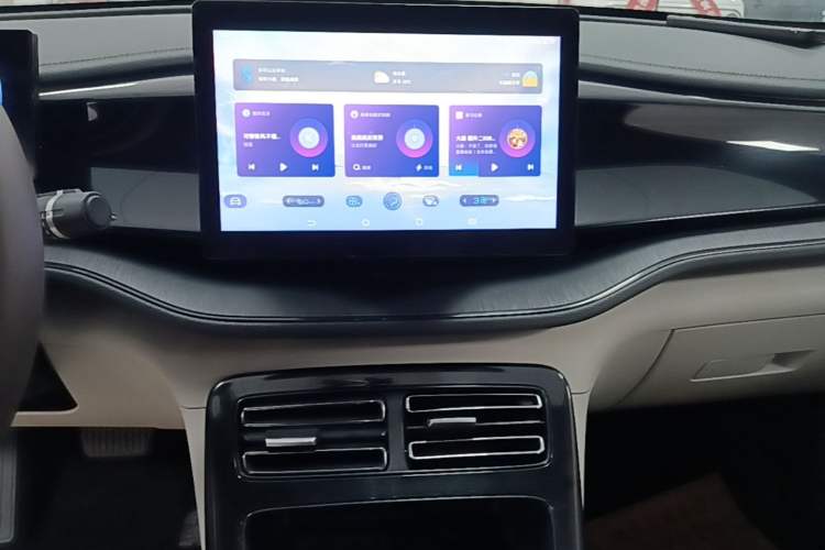 Used BYD Qin PLUS 2024 HONOR Edition DM-i 55KM Leading Model Audio And AC Panel