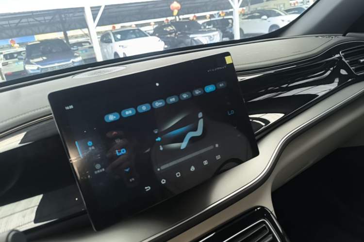 Used BYD Qin PLUS 2024 HONOR Edition DM-i 120KM Leading Model Audio And AC Panel