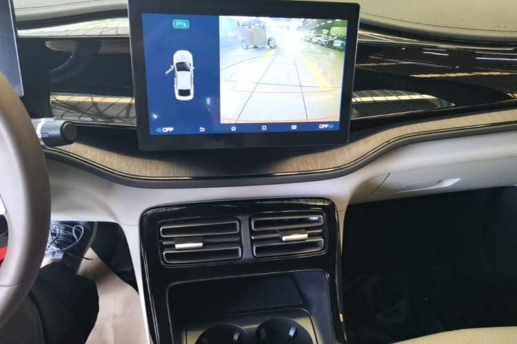 Used BYD Qin PLUS 2024 HONOR Edition DM-i 55KM Leading Model Audio And AC Panel
