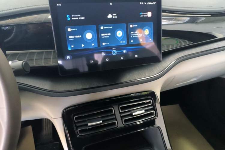 Used BYD Qin PLUS 2024 HONOR Edition DM-i 55KM Leading Model Audio And AC Panel