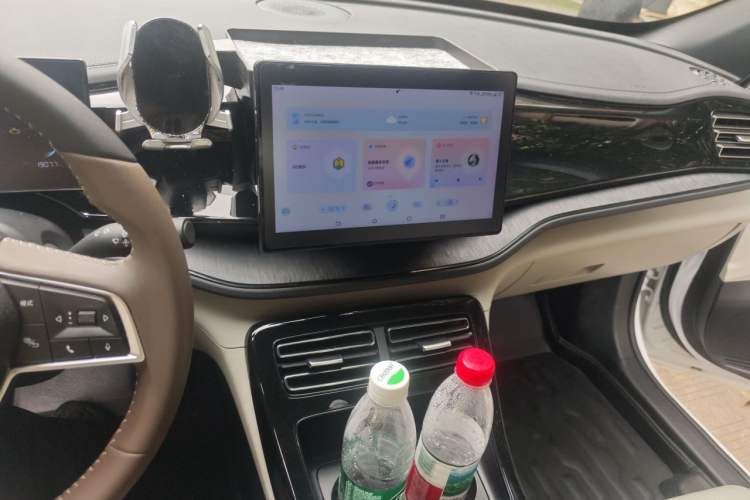 Used BYD Qin PLUS 2024 HONOR Edition DM-i 55KM Leading Model Audio And AC Panel