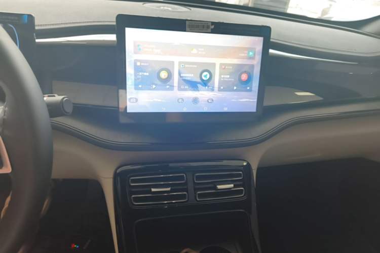 Used BYD Qin PLUS 2024 HONOR Edition DM-i 55KM Leading Model Audio And AC Panel