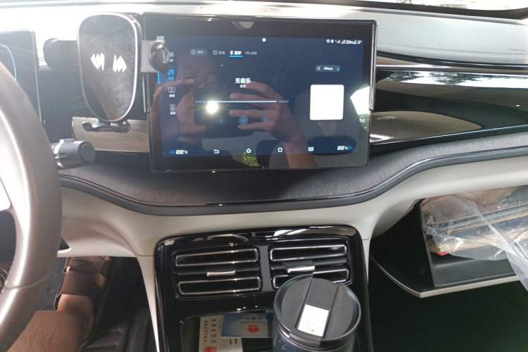Used BYD Qin PLUS 2024 HONOR Edition DM-i 55KM Leading Model Audio And AC Panel