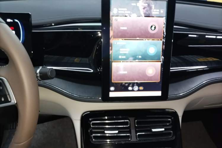 Used BYD Qin PLUS 2024 HONOR Edition DM-i 55KM Leading Model Audio And AC Panel