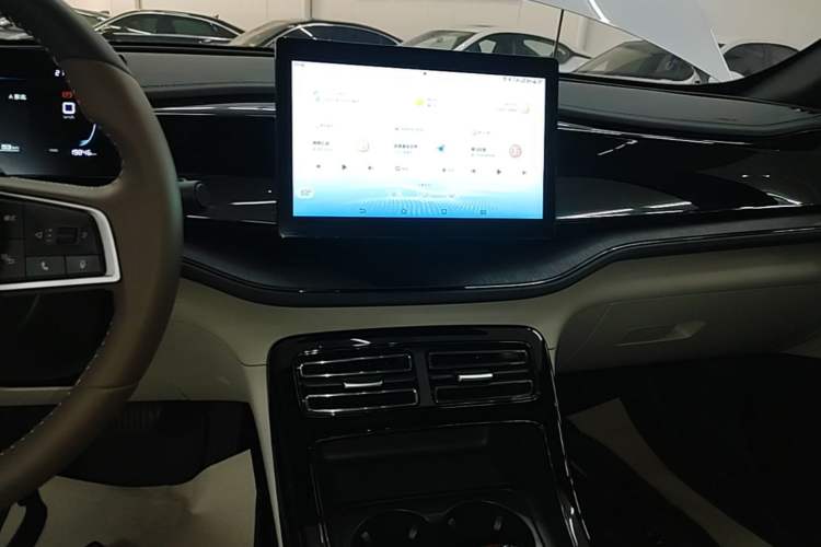 Used BYD Qin PLUS 2024 HONOR Edition DM-i 55KM Leading Model Audio And AC Panel