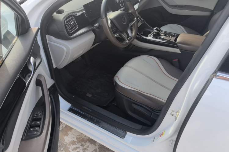 Used BYD Qin PLUS 2024 Honor Edition EV 510KM Leading Model Driver Seat