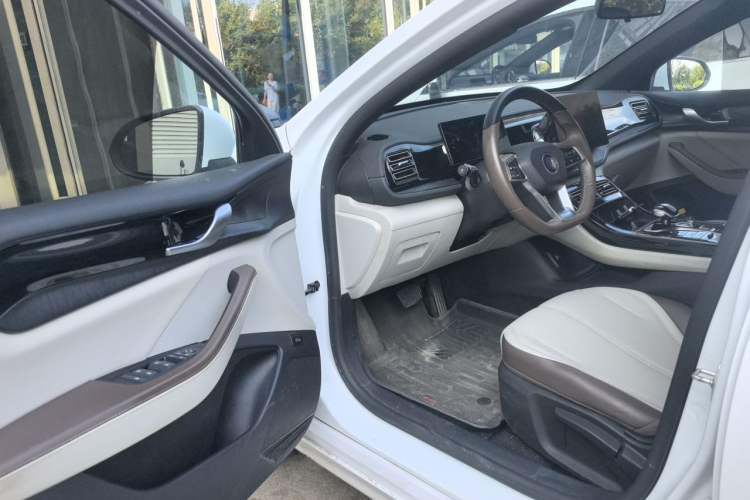 Used BYD Qin PLUS 2024 HONOR Edition DM-i 55KM Leading Model Driver Seat