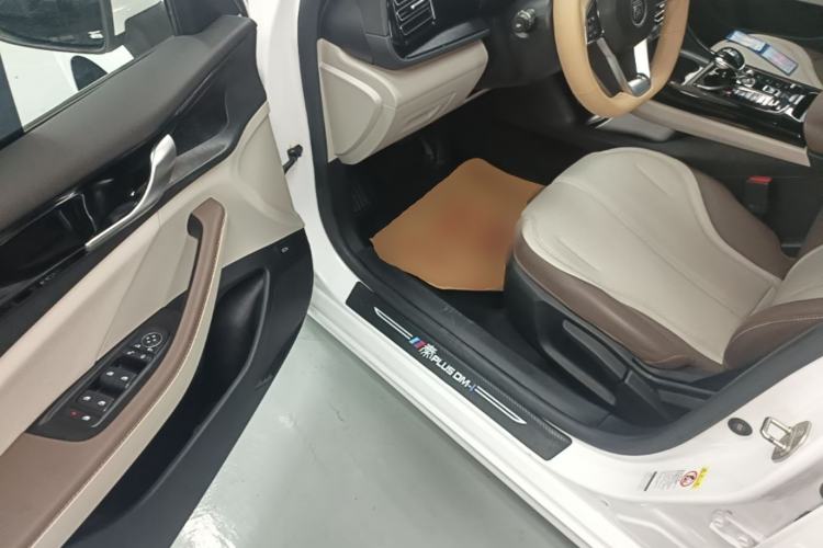 Used BYD Qin PLUS 2024 HONOR Edition DM-i 55KM Leading Model Driver Seat