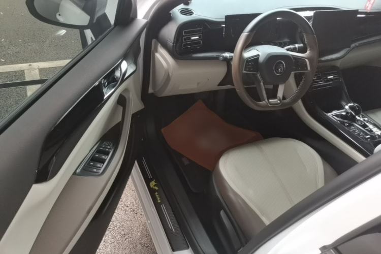 Used BYD Qin PLUS 2024 HONOR Edition DM-i 55KM Leading Model Driver Seat