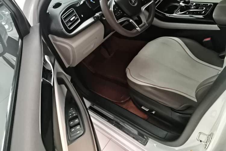 Used BYD Qin PLUS 2024 Honor Edition EV 510KM Beyond Model Driver Seat
