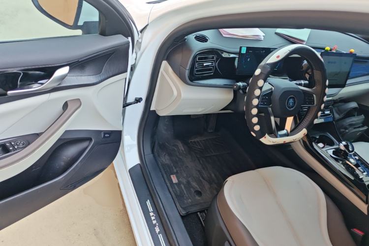Used BYD Qin PLUS 2024 HONOR Edition DM-i 55KM Leading Model Driver Seat