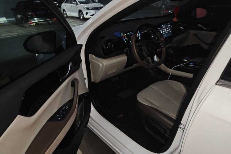 Used BYD Qin PLUS 2024 HONOR Edition DM-i 55KM Leading Model Driver Seat