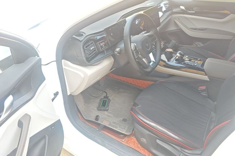 Used BYD Qin PLUS 2024 HONOR Edition DM-i 55KM Leading Model Driver Seat