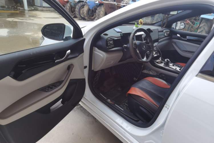 Used BYD Qin PLUS 2024 HONOR Edition DM-i 55KM Leading Model Driver Seat