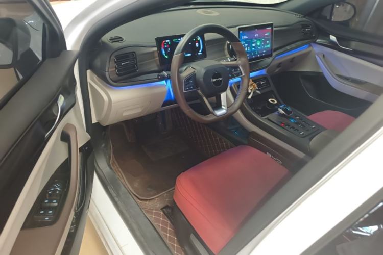 Used BYD Qin PLUS 2024 HONOR Edition DM-i 55KM Leading Model Driver Seat