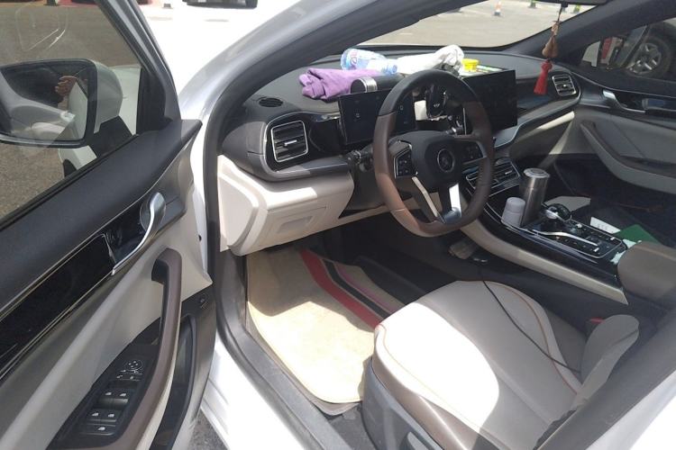 Used BYD Qin PLUS 2024 HONOR Edition DM-i 120KM Leading Model Driver Seat