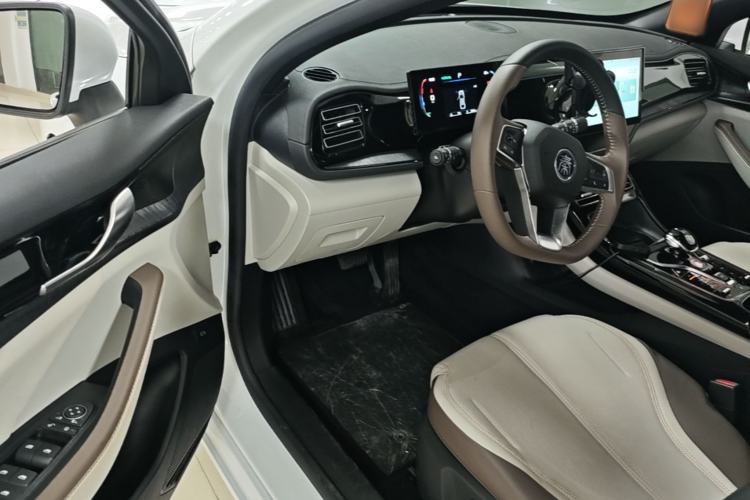 Used BYD Qin PLUS 2024 HONOR Edition DM-i 55KM Leading Model Driver Seat