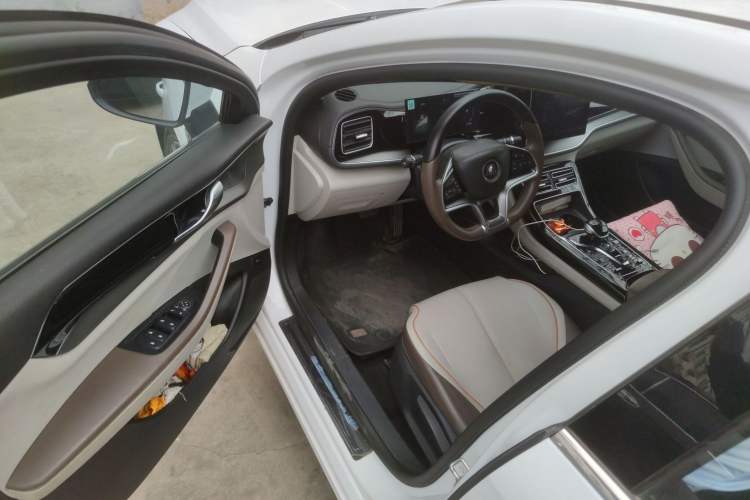 Used BYD Qin PLUS 2024 Honor Edition EV 510KM Leading Model Driver Seat