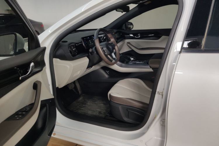 Used BYD Qin PLUS 2024 HONOR Edition DM-i 55KM Leading Model Driver Seat