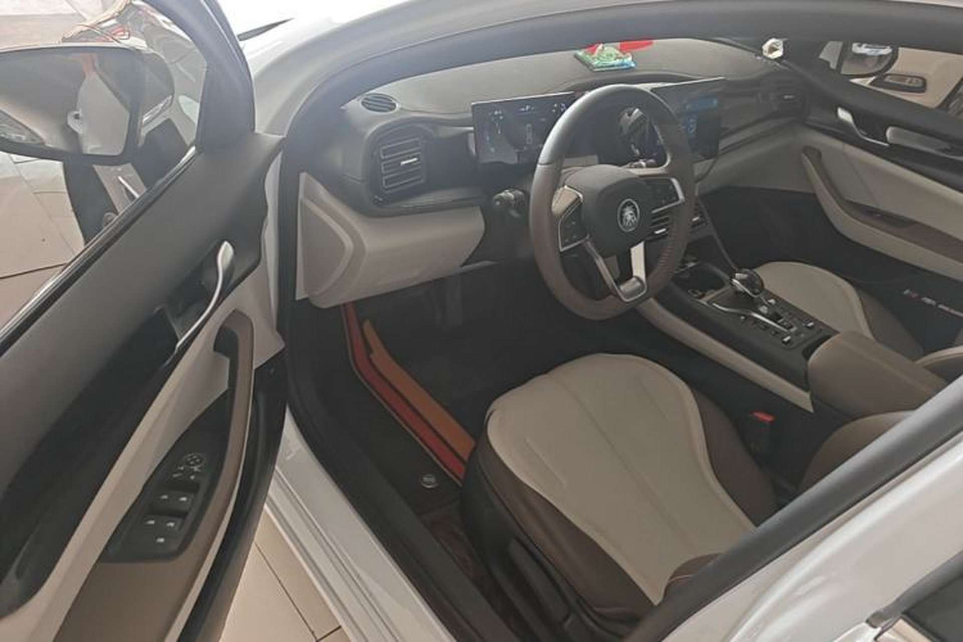Used BYD Qin PLUS 2024 HONOR Edition DM-i 55KM Leading Model Driver Seat