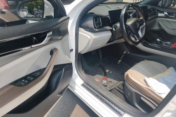 Used BYD Qin PLUS 2024 Honor Edition EV 420KM Leading Model Driver Seat