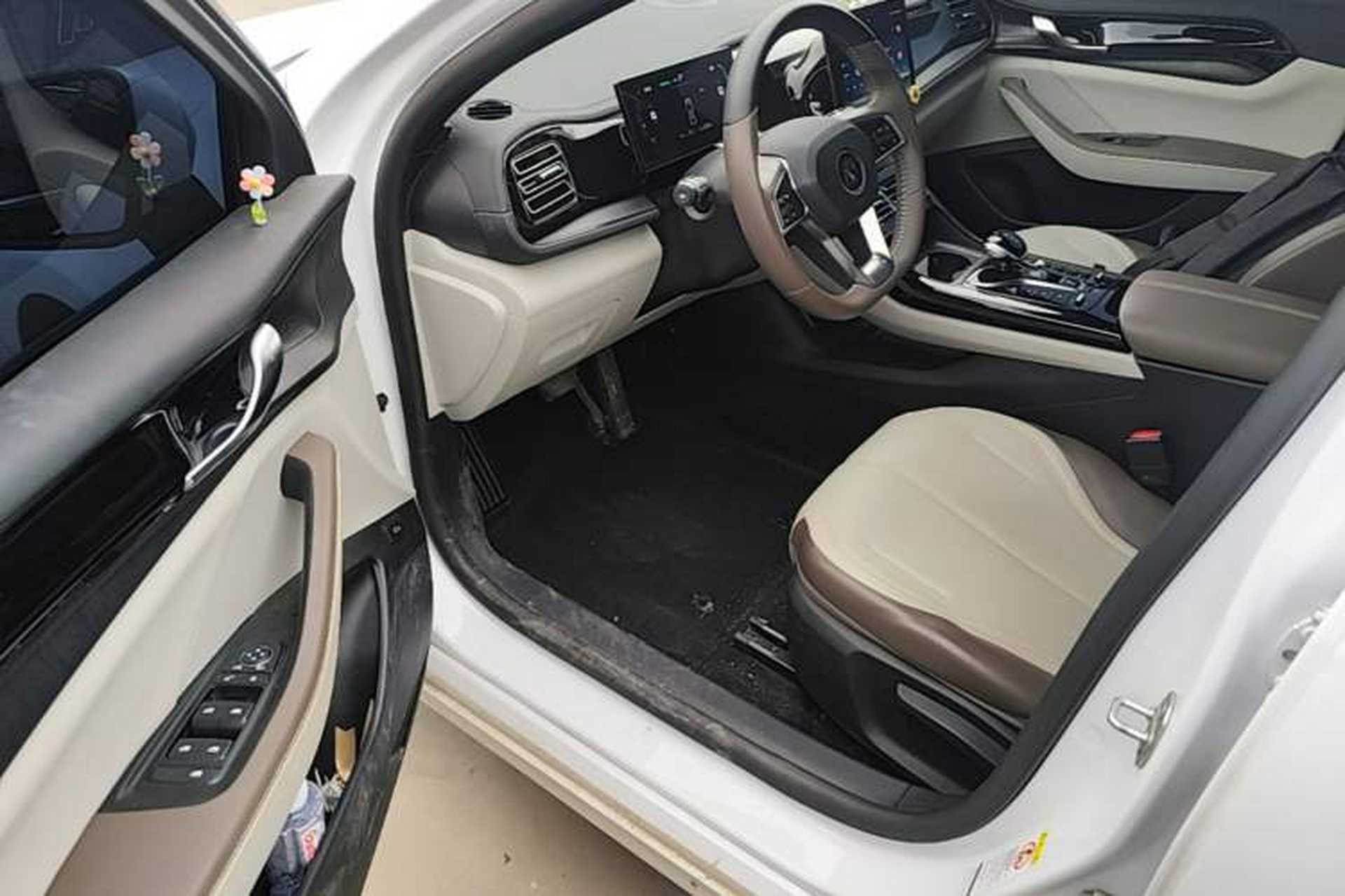 Used BYD Qin PLUS 2024 HONOR Edition DM-i 55KM Leading Model Driver Seat