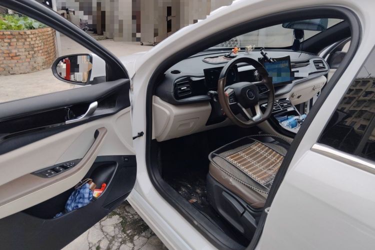 Used BYD Qin PLUS 2024 HONOR Edition DM-i 55KM Leading Model Driver Seat