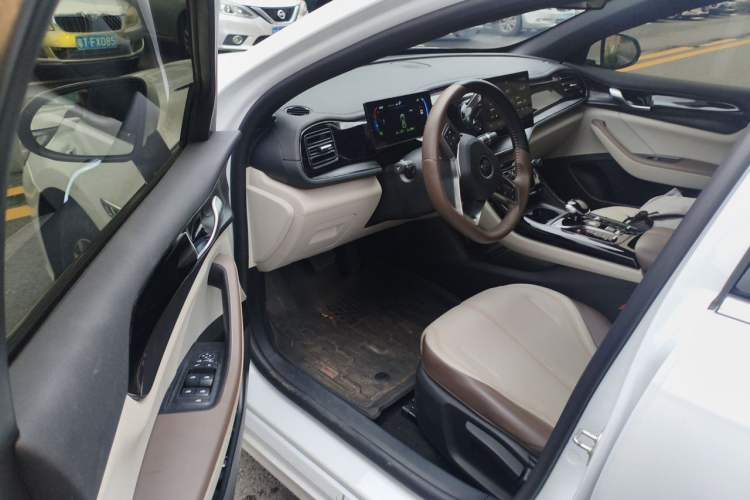Used BYD Qin PLUS 2024 HONOR Edition DM-i 55KM Leading Model Driver Seat